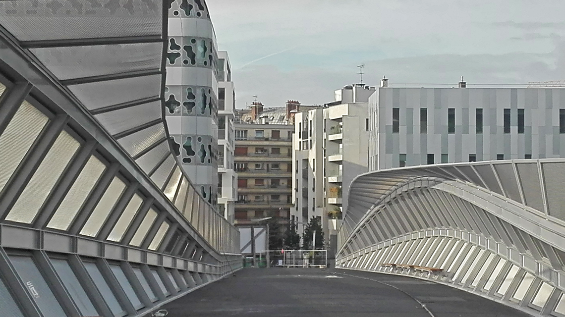 Passerelle Batignolles-Paris maille métallique câblée inox SATURN www.maillemetaldesign.fr