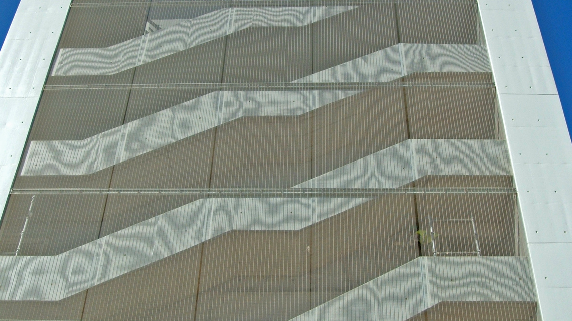 façade en maille métallique câblée inox architecture www.maillemetaldesign.fr