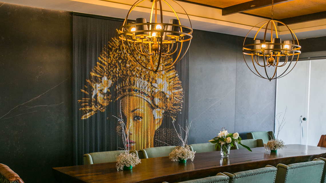 Toile décorative en chaînes à maillons aluminium Kriskadecor www.maillemetaldesign.fr