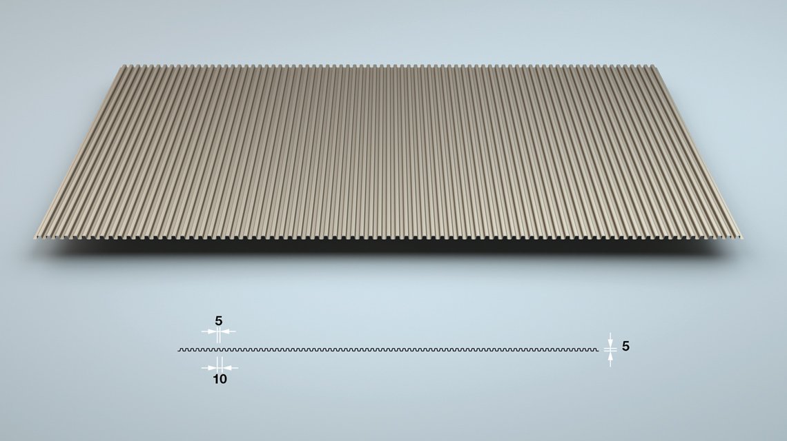 Tôle SQ 5-5 – Texture micro-ondulée - <p>Zoom sur la texture raffinée du profil SQ 5-5, révélant une ondulation serrée et régulière. Cette géométrie fine capte la lumière de manière subtile et apporte une finition contemporaine idéale pour les intérieurs premium.</p>