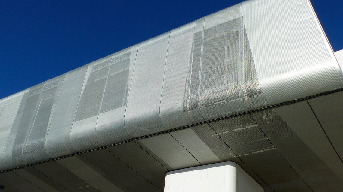 Enveloppe en maille métallique projet métro de Rennes mailles métalliques spiralées inox www.maillemetaldesign.fr - <p>Enveloppe en maille métallique projet métro de Rennes mailles métalliques spiralées inox <a href=