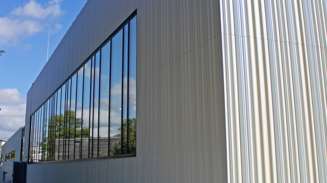 Façades tôles préformées colorées wellTEC® Pays-Bas www.maillemetaldesign.fr
