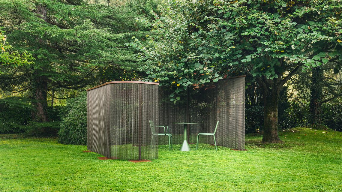 Séparateur d'espaces auto-portants en chaînes à maillons Kriskadecor @maillemetaldesign - <p>Séparateur d’espaces auto-portants en chaînes à maillons Kriskadecor @maillemetaldesign</p>