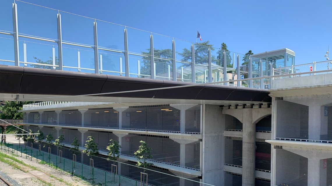 façade en maille métallique TORROJA R pour le parking de Thonon-les-Bains - <p>façade en maille métallique TORROJA R pour le parking de Thonon-les-Bains</p>