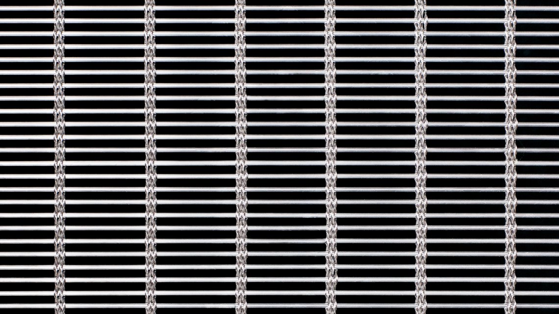 MAILLE METALLIQUE CABLEE INOX SAGITTARIUSP11432 www.maillemetaldesign.fr - <p>résille métallique câblée acier inoxydable architecture design façade gard-corps parement escalier <a href=