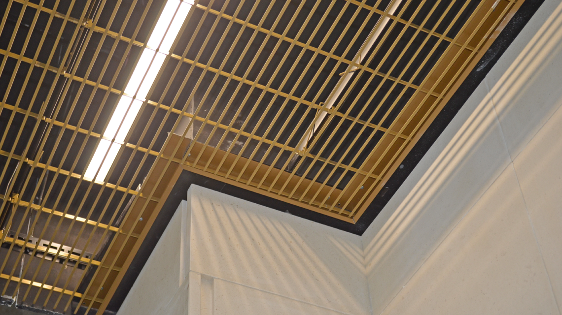 Plafond bureaux Courbevoie - grille électrosoudée RADIUS www.maillemetaldesign.fr