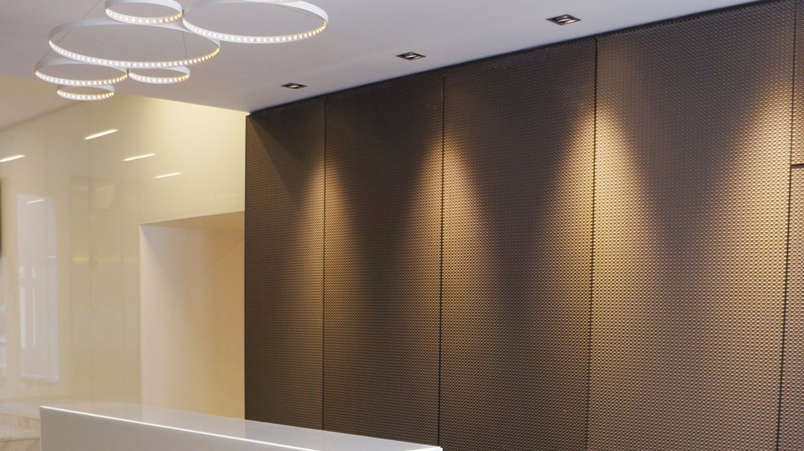 Habillage mural en maille métallique JACOBSEN ALUMINIUM BRONZE www.maillemetaldesign.fr