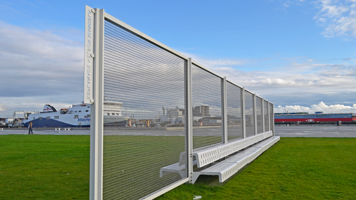 Mobilier urbain Port du Havre - maille métallique spiralée CODERCH www.maillemetaldesign.fr - <p>Mobilier urbain Port du Havre - maille métallique spiralée CODERCH <a href=