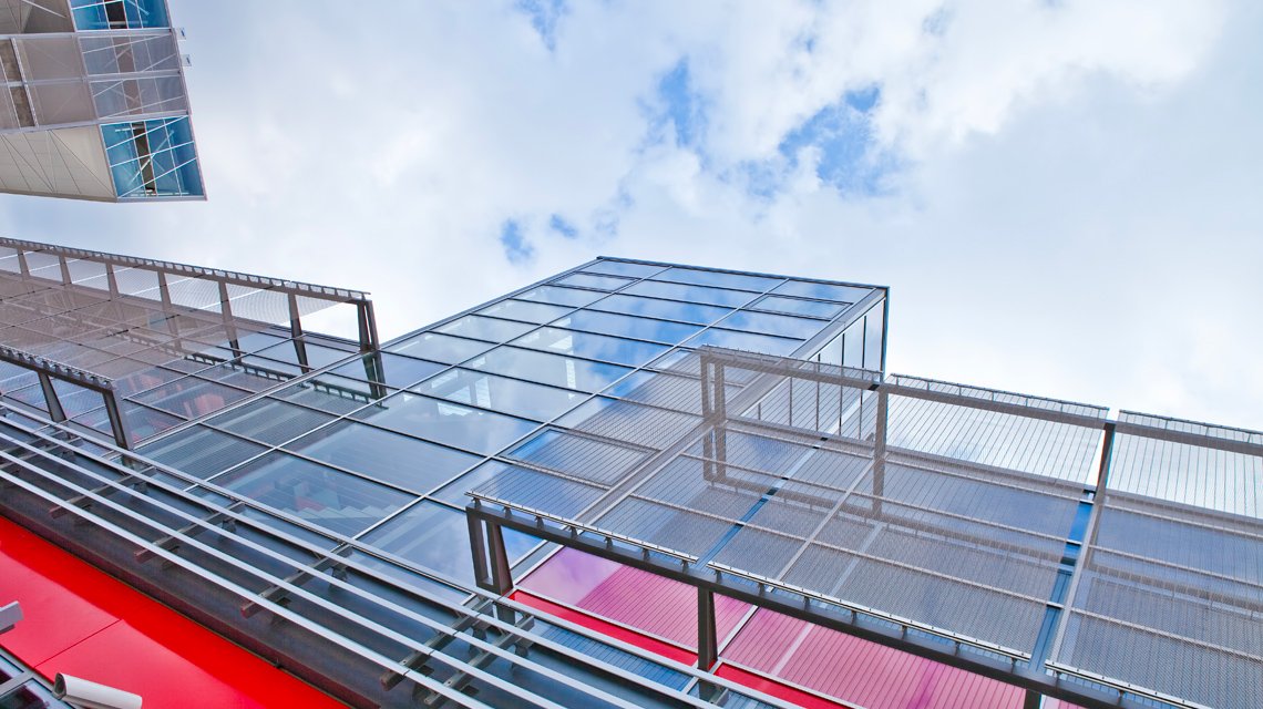 façade maille métallique câblée acier inoxydable sagittarius architecture et design www.maillemetaldesign.fr - <p>façade architecturale maille métallique câblée inox sagittarius architecture et design <a href=
