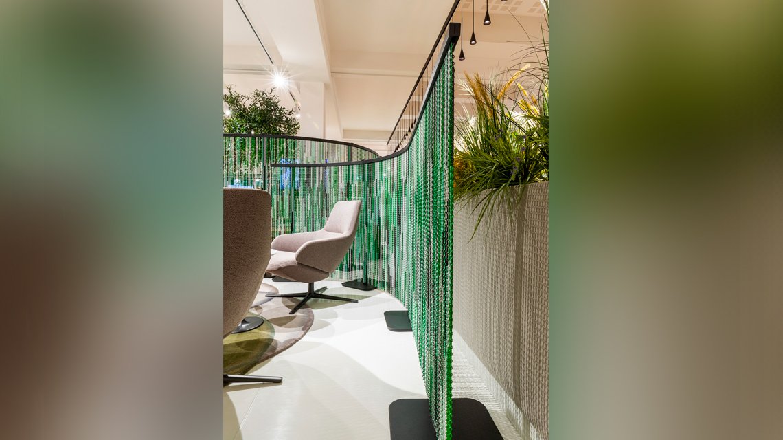 Séparateur d'espaces auto-portants en chaînes à maillons Kriskadecor @maillemetaldesign - <p>Séparateur d’espaces auto-portants en chaînes à maillons Kriskadecor @maillemetaldesign</p>