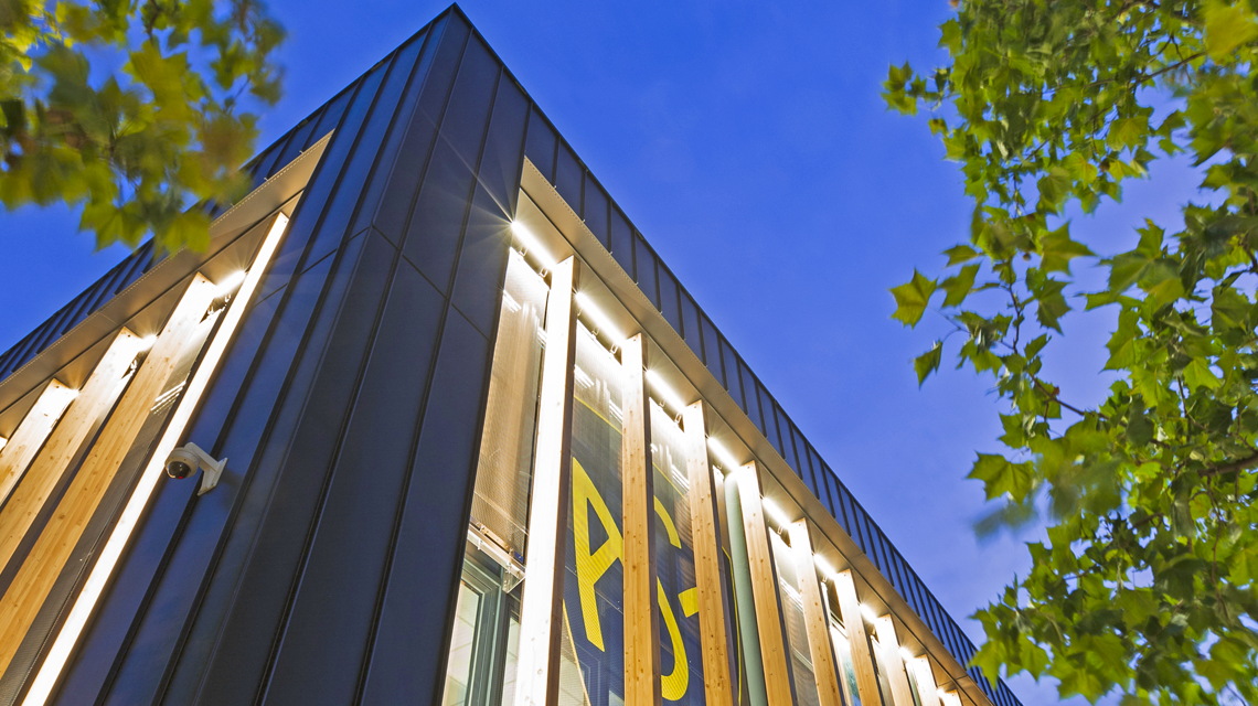 façade architecture maille métallique inox VIRGO logo ASM www.maillemetaldesign.fr