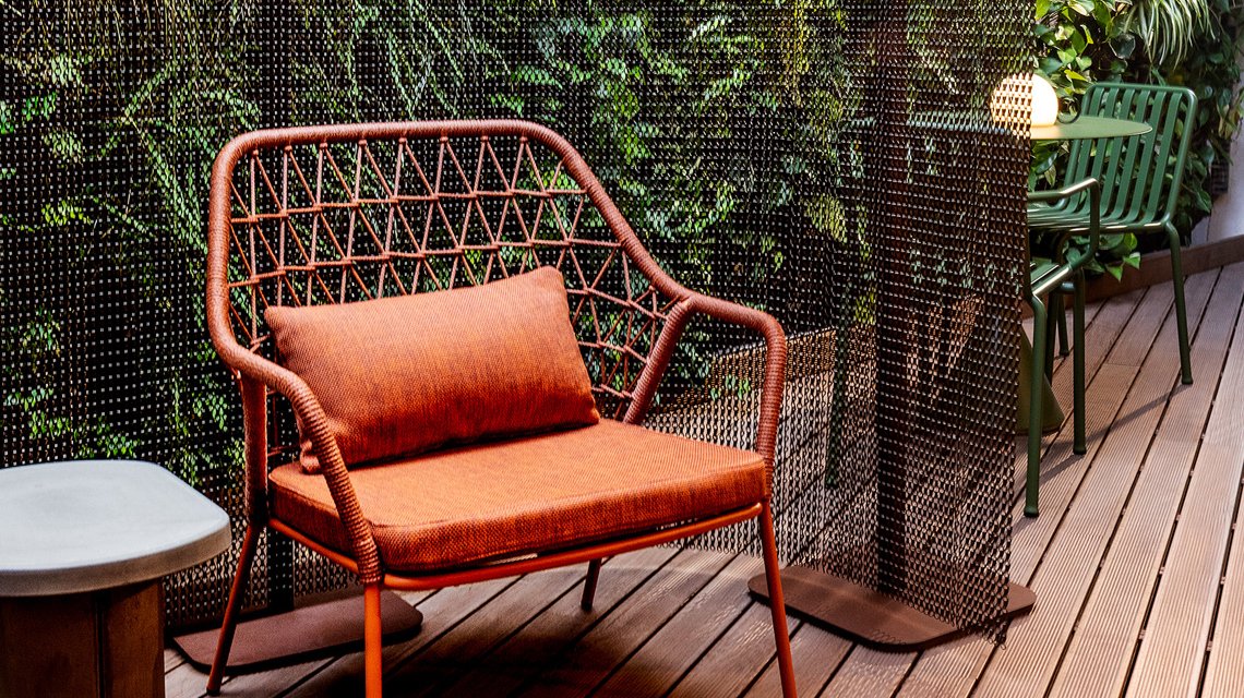 système Feel free de séparateur d'espaces autoportant en chaînes à maillons kriskadecor  - <p>système Feel free de séparateur d’espaces autoportant en chaînes à maillons kriskadecor</p>