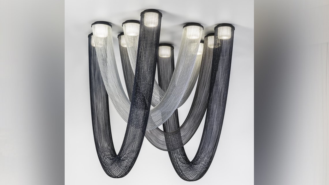 Aura Collection by Yonoh. Photos de Pere Queralt - Luminaires en chaînes à maillons Kriskadecor en aluminium anodisé et personnalisables à l'infini - <p>Aura Collection by Yonoh. Photos de Pere Queralt - Luminaires en chaînes à maillons Kriskadecor en aluminium anodisé et personnalisables à l’infini</p>