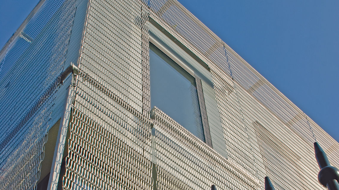 maille métallique spiralée acier inox façade architecture roland garros www.maillemetaldesign.fr - <p>maille métallique spiralée acier inox façade architecture roland garros <a href=
