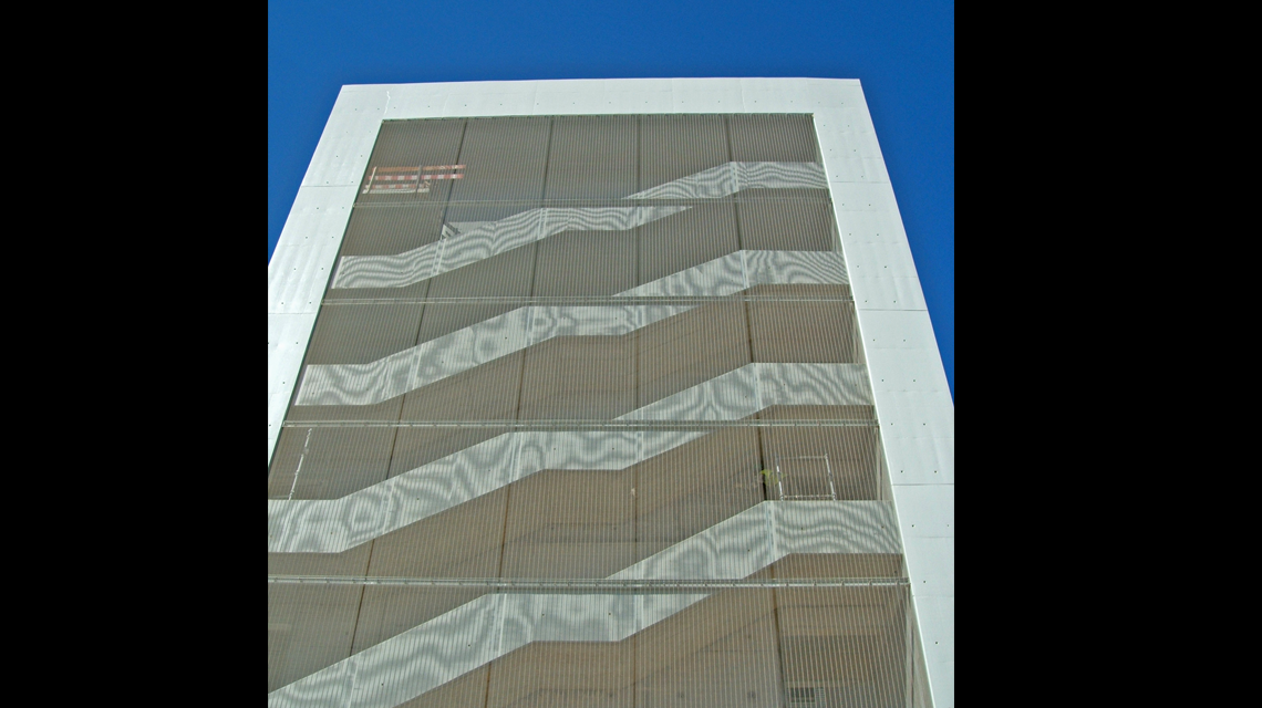 façade en maille métallique câblée inox architecture www.maillemetaldesign.fr