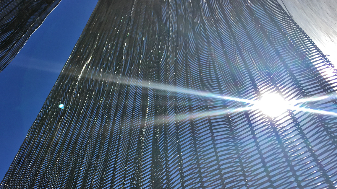 façade maille métallique spiralée inox www.maillemetaldesign.fr