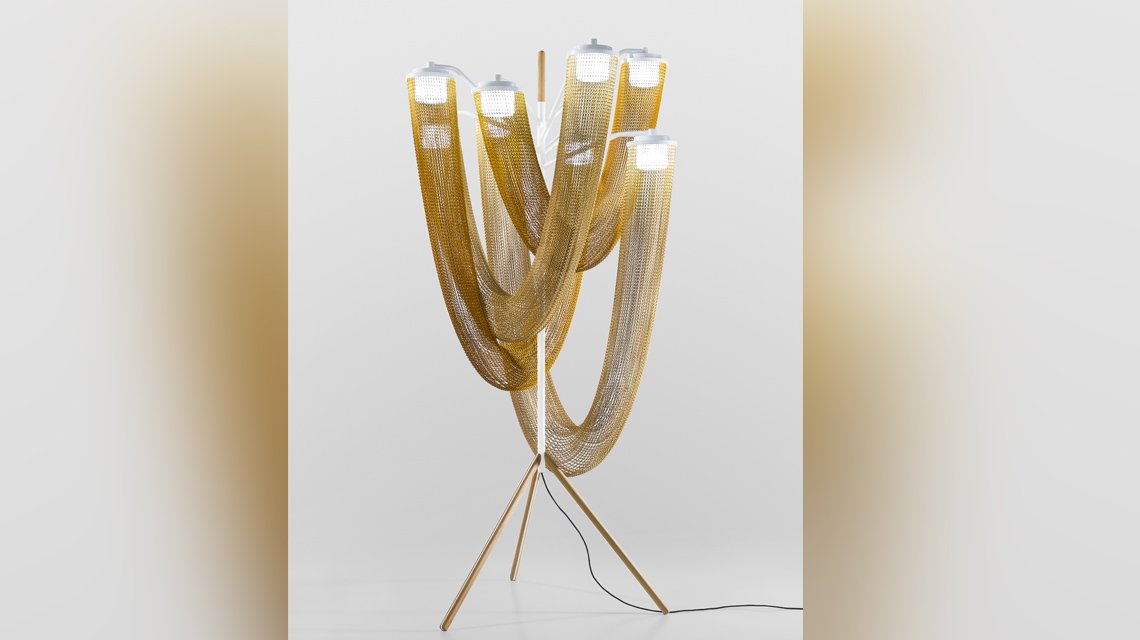 Aura Collection by Yonoh. Photos de Pere Queralt - Luminaires en chaînes à maillons Kriskadecor en aluminium anodisé et personnalisables à l'infini - <p>Aura Collection by Yonoh. Photos de Pere Queralt - Luminaires en chaînes à maillons Kriskadecor en aluminium anodisé et personnalisables à l’infini</p>