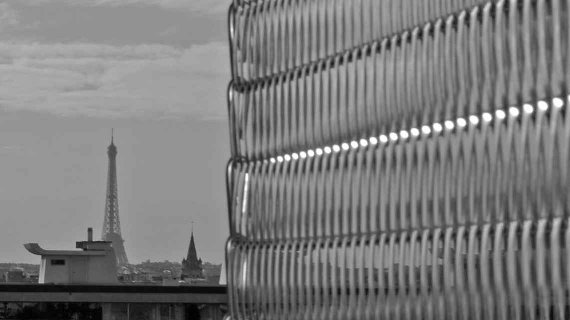 Parement escalier extérieur en maille métallique INOX EIFFEL1550 @maillemetaldesign