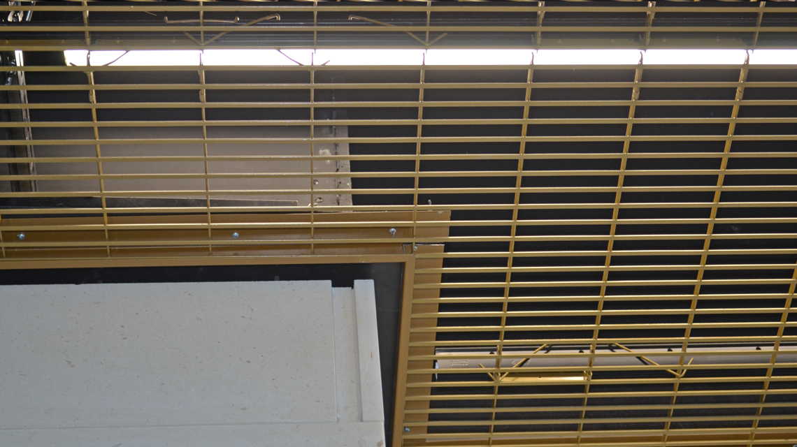 Plafond bureaux Courbevoie - grille électrosoudée RADIUS www.maillemetaldesign.fr