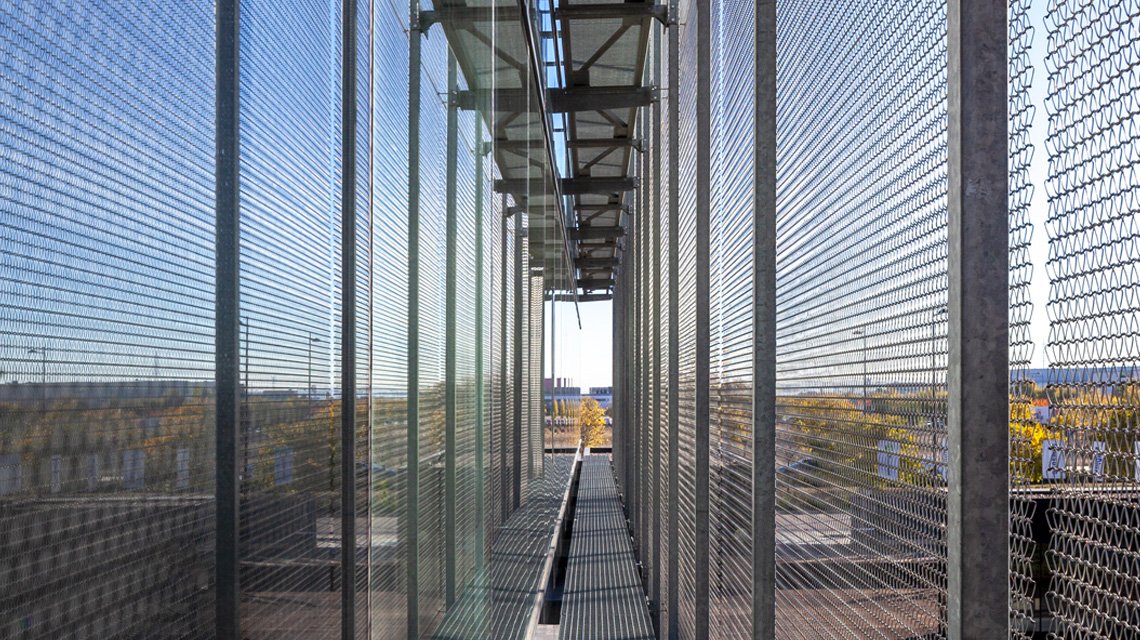 brise-soleil en façade pour cet immeuble de bureaux Charmex en Espagne  - <p>brise-soleil en façade pour cet immeuble de bureaux Charmex en Espagne</p>