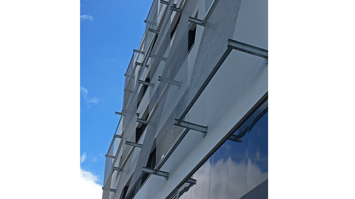 façade en résille métallique spiralée inox www.maillemetaldesign.fr - <p>façade en résille métallique spiralée inox <a href=