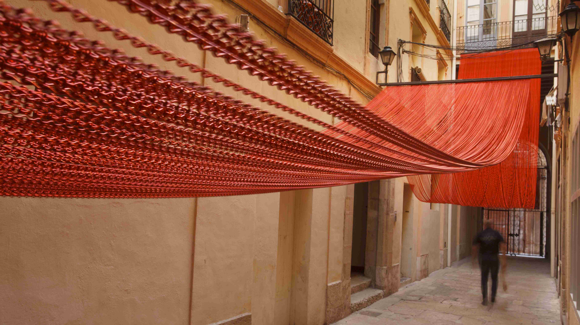Pergola chaînes à maillons aluminium colorée kriska www.maillemetaldesign.fr