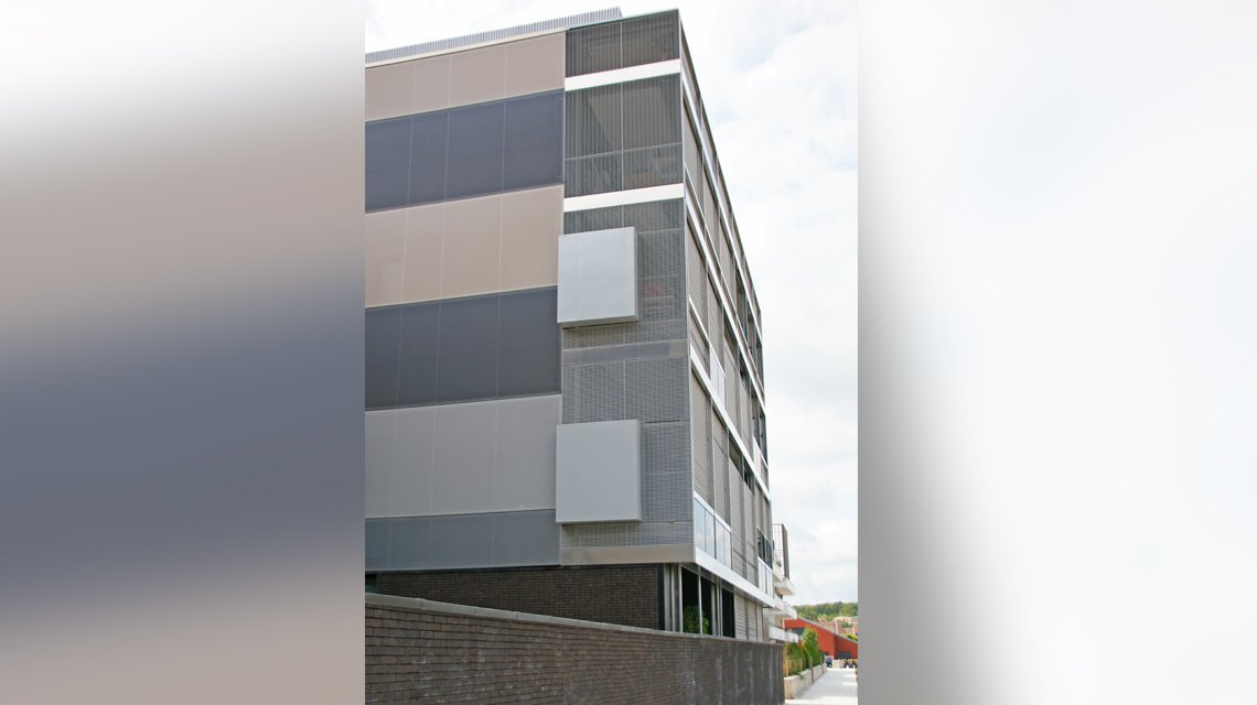 façade en grille métallique électro-soudée RADIUS architecture Reims www.maillemetaldesign.fr - <p>façade en grille métallique électro-soudée RADIUS architecture Reims <a href=