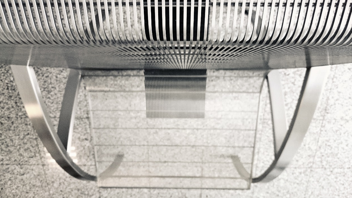 Mobilier sur mesure en grille électro-soudées SLOT maille métallique architecturale www.maillemetaldesign.fr - <p>Mobilier sur mesure en grille électro-soudées SLOT maille métallique architecturale <a href=