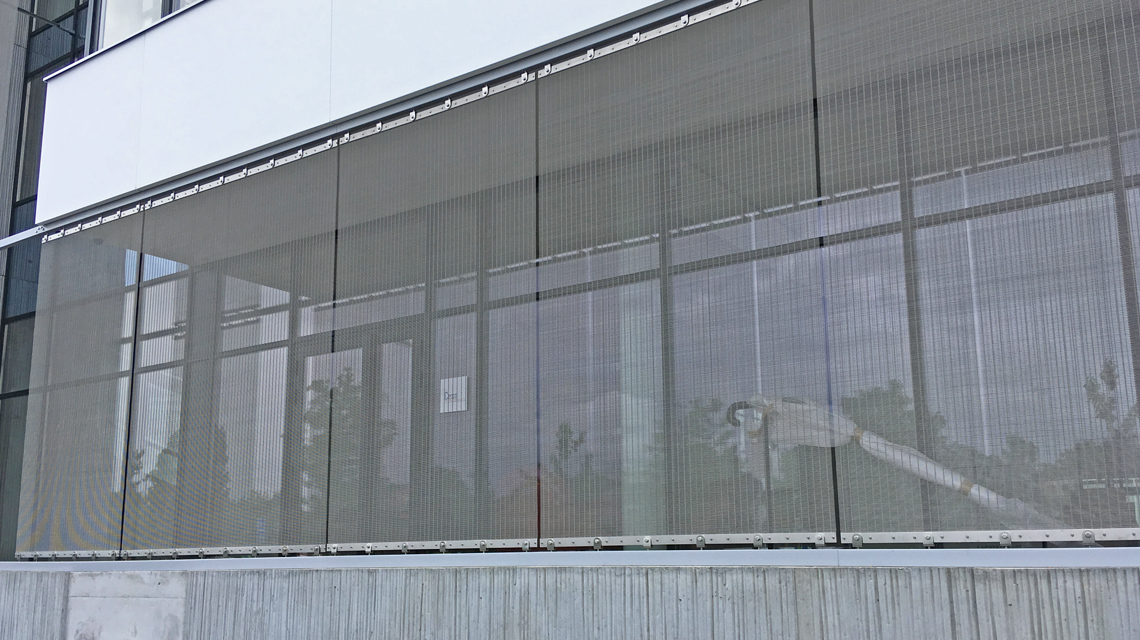 Façade en maille métallique câblée inox SAGITTRAIUSP11432 www.maillemetaldesign.fr - <p>Façade en maille métallique câblée inox SAGITTRAIUSP11432 <a href=