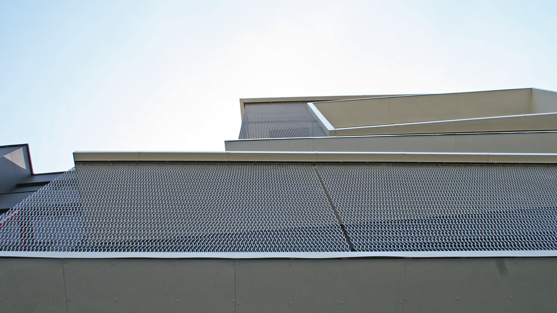 Façade double peau résille métallique EIFFEL40100 acier inox www.maillemetaldesign.fr