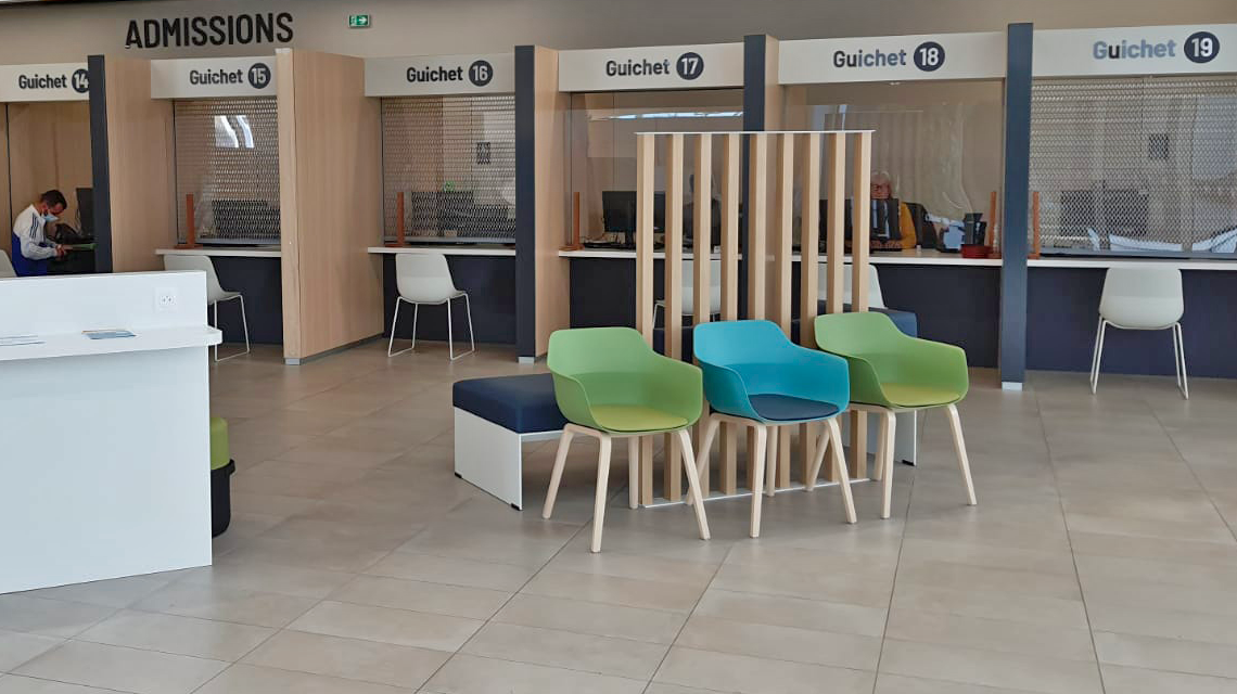 rideaux motorisés en maille métallique spiralée CODERCH - www.maillemetaldesign.fr - <p>architecture d’intérieur avec les rideaux métalliques motorisés, maille métallique utilisée CODERCH</p>