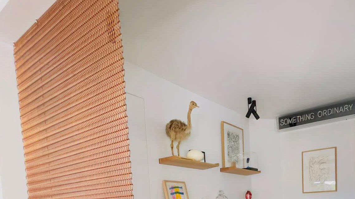 séparateur d'espaces maison paris maille métallique Coderch cuivre @maillemetaldesign - <p>séparateur d’espaces maison paris maille métallique Coderch cuivre @maillemetaldesign</p>