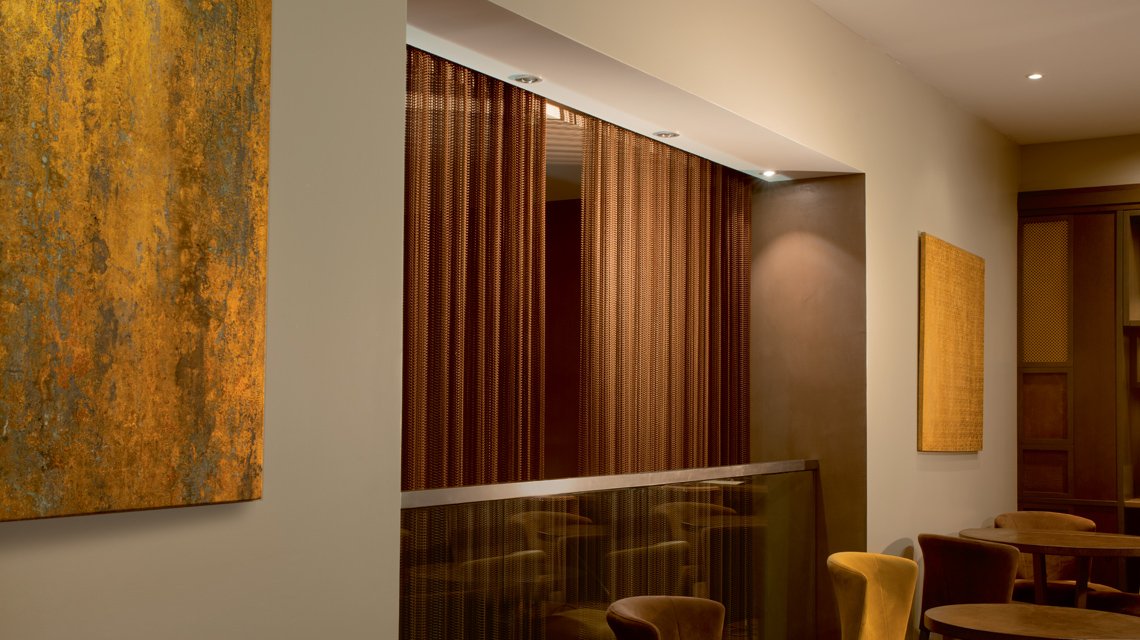 Rideaux et habillage mural en maille métallique MIES effet rouillé www.maillemetaldesign.fr - <p>Rideaux et habillage mural en maille métallique MIES effet rouillé <a href=
