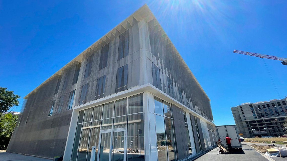 maille métallique MIES acier inoxydable en façade @maillemetaldesign - <p>maille métallique MIES acier inoxydable en façade @maillemetaldesign</p>