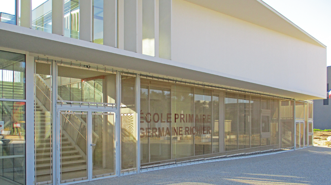 brise-soleil et habillage architectural en maille métallique câblée inox www.maillemetaldesign.fr - <p>brise-soleil et habillage architectural en maille métallique câblée inox <a href=