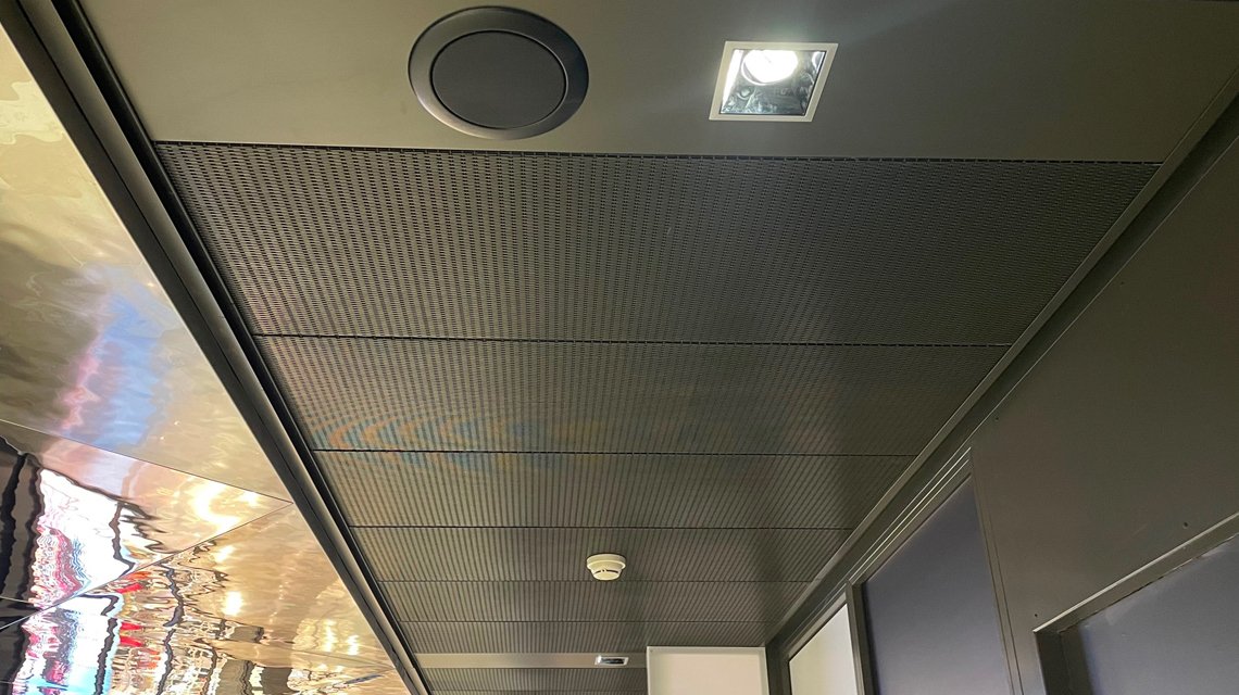 faux plafond sur mesure en maille métallique LEO @maillemetaldesign - <p>faux plafond sur mesure en maille métallique LEO @maillemetaldesign</p>