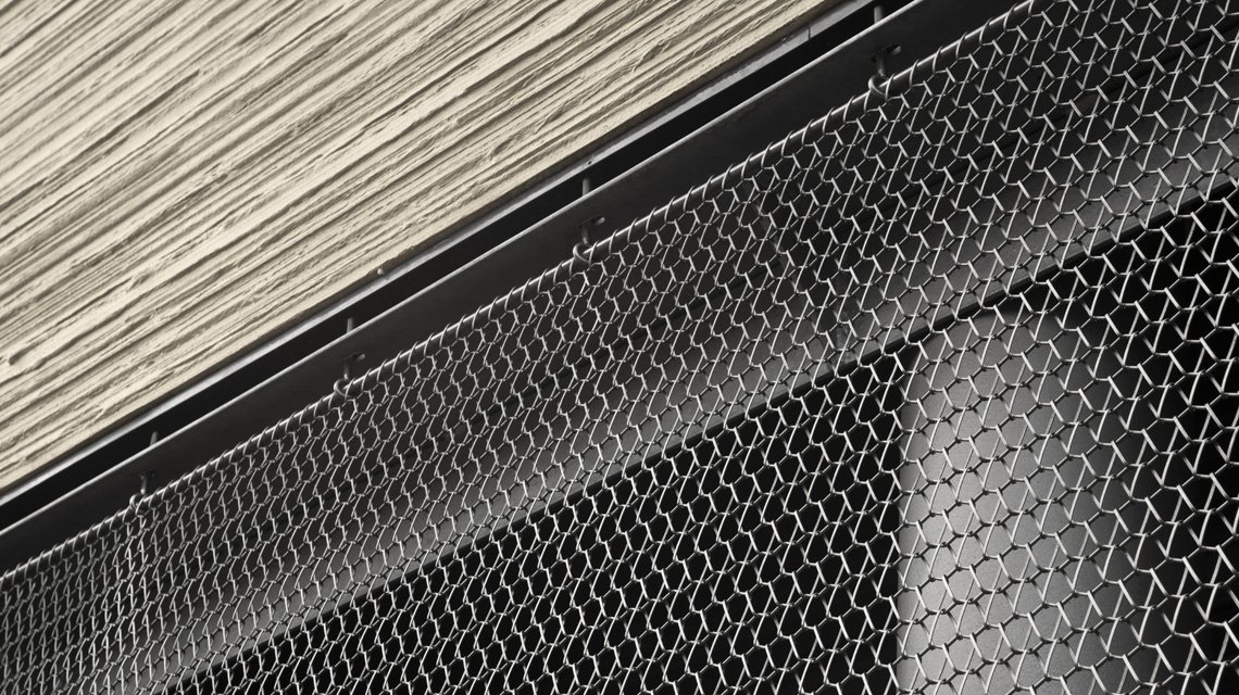 maille métallique spiralée inox en façade pour un collège @maillemetaldesign - <p>maille métallique spiralée inox en façade pour un collège @maillemetaldesign</p>