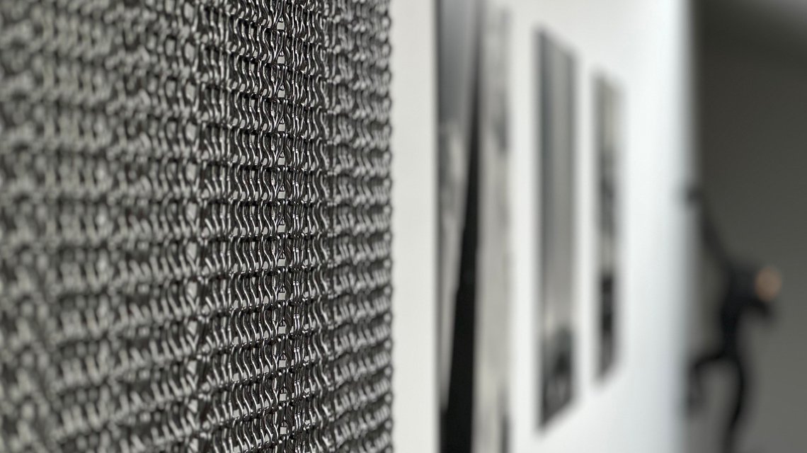 chaînes à maillons kriskadecor aluminium anodisé pour le cabinet d'architecture d'intérieur @maillemetaldesign - <p>chaînes à maillons kriskadecor aluminium anodisé pour le cabinet d’architecture d’intérieur @maillemetaldesign</p>