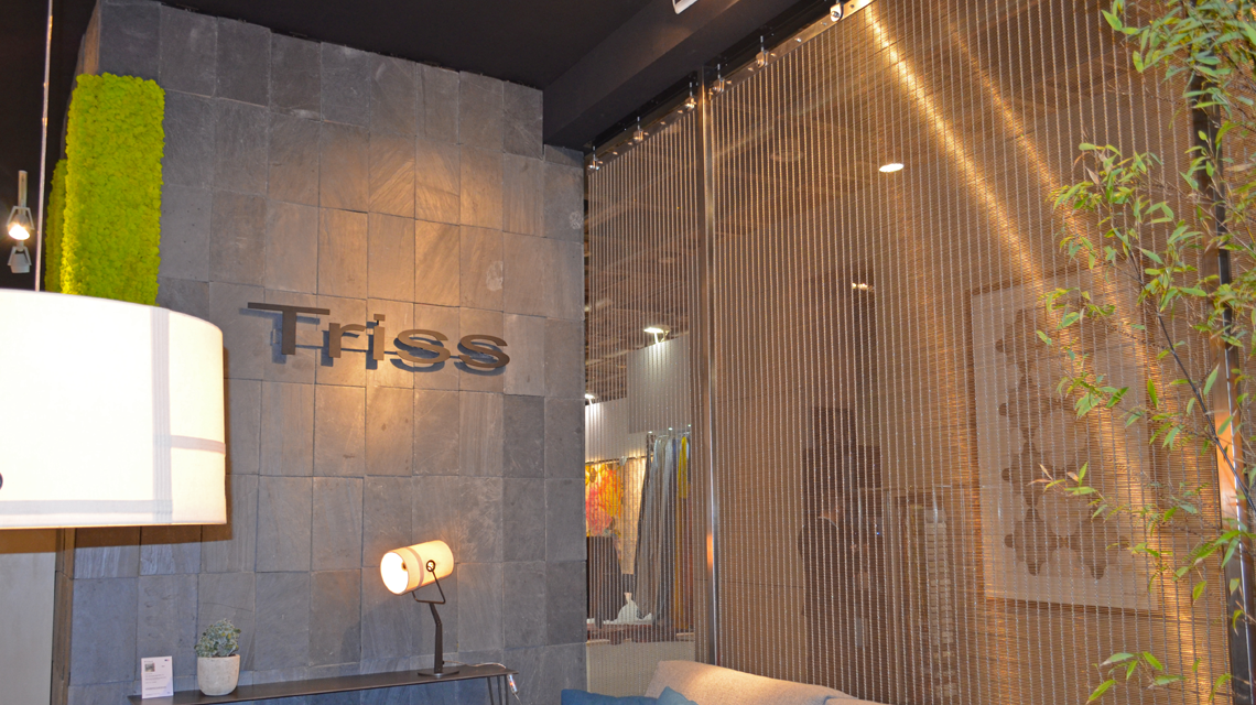 Cloisons stand Triss - maille métallique câblée SAGITTARIUS P11432 acier inox www.maillemetaldesign.fr
